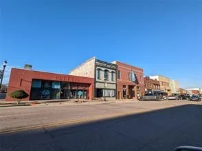 618 W Sears Street Denison, TX 75020