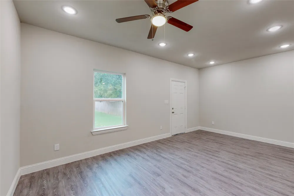 618 W Sears Street Denison, TX 75020