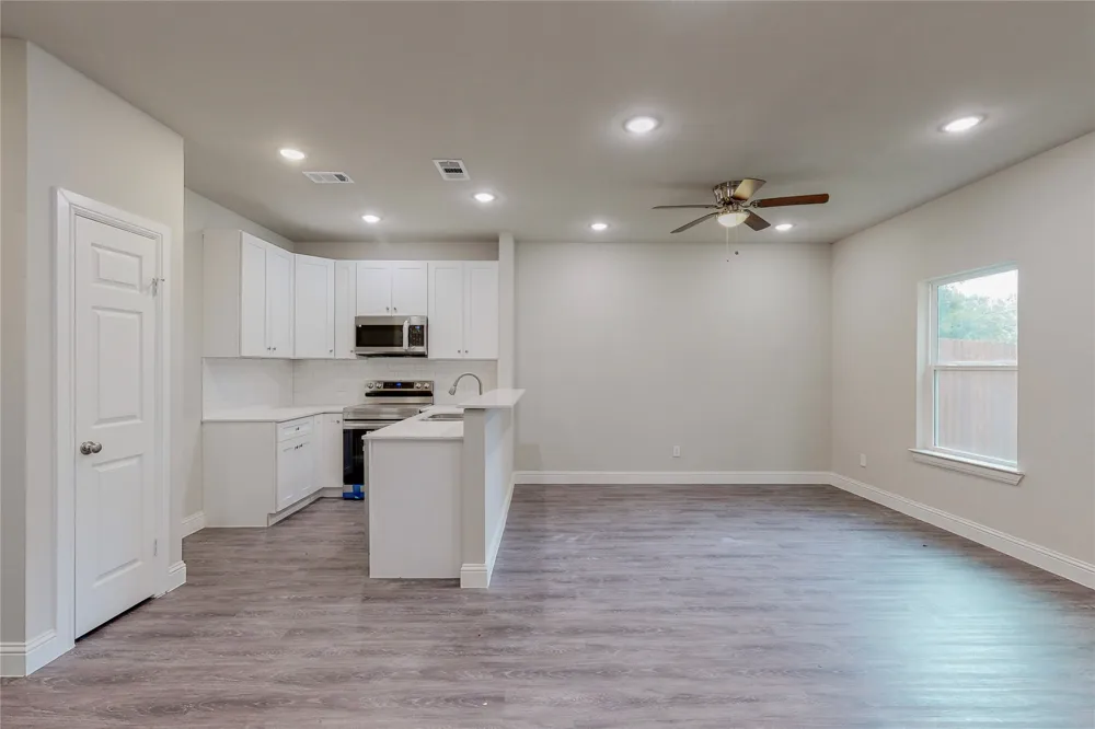618 W Sears Street Denison, TX 75020