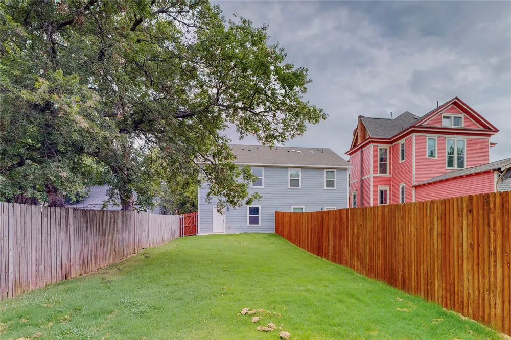 618 W Sears Street Denison, TX 75020