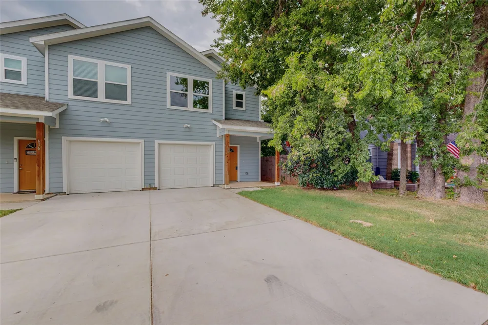 618 W Sears Street Denison, TX 75020