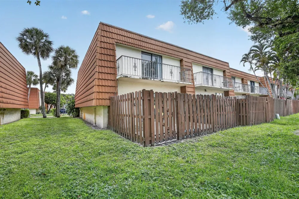 11556 NW 1ST STREET Plantation, FL 33325