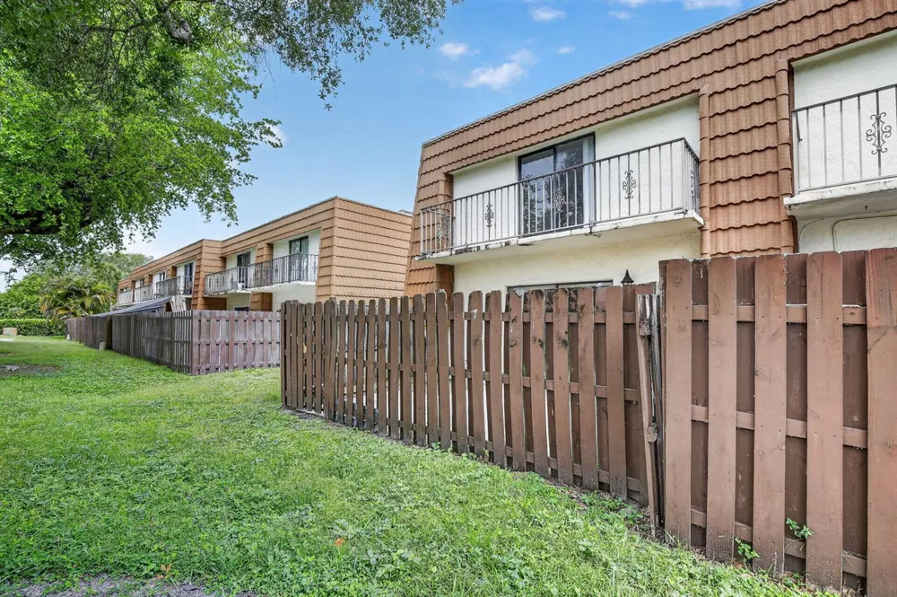 11556 NW 1ST STREET Plantation, FL 33325