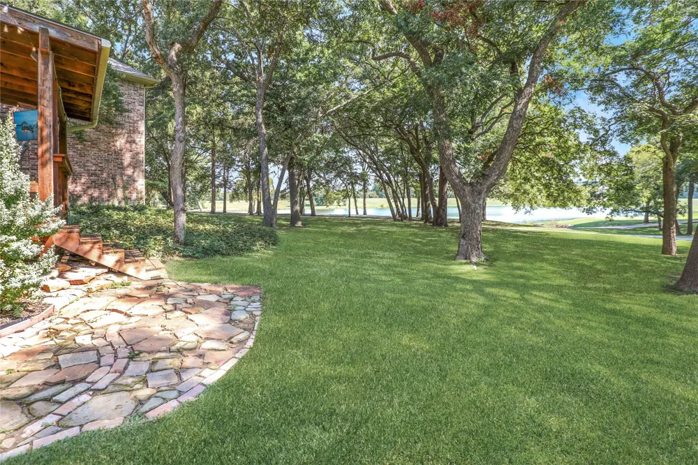 1814 Lakeshore Court McKinney, TX 75072