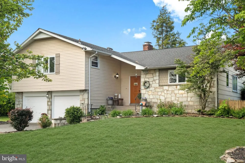 1011 MT PLEASANT WAY Cherry Hill, NJ 08034