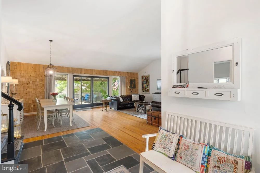 1011 MT PLEASANT WAY Cherry Hill, NJ 08034