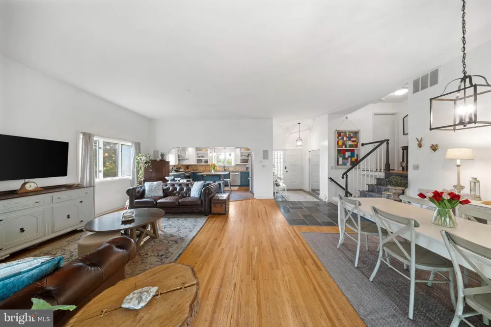 1011 MT PLEASANT WAY Cherry Hill, NJ 08034