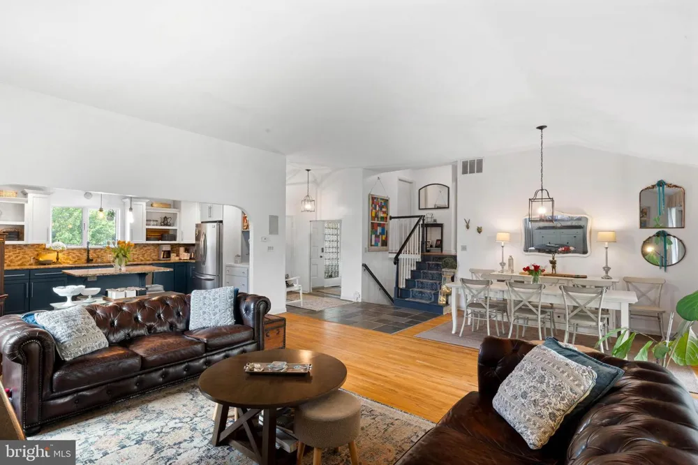 1011 MT PLEASANT WAY Cherry Hill, NJ 08034