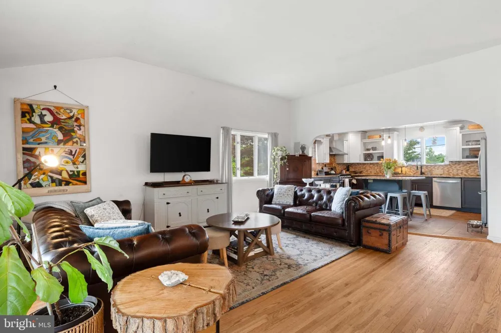 1011 MT PLEASANT WAY Cherry Hill, NJ 08034