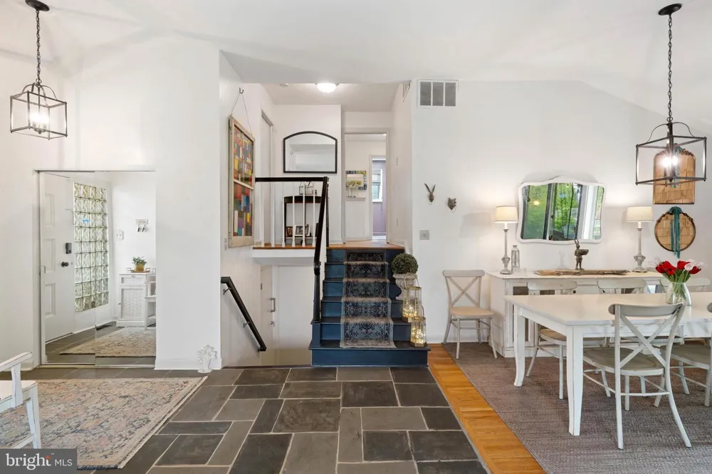 1011 MT PLEASANT WAY Cherry Hill, NJ 08034