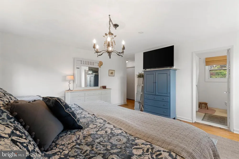 1011 MT PLEASANT WAY Cherry Hill, NJ 08034