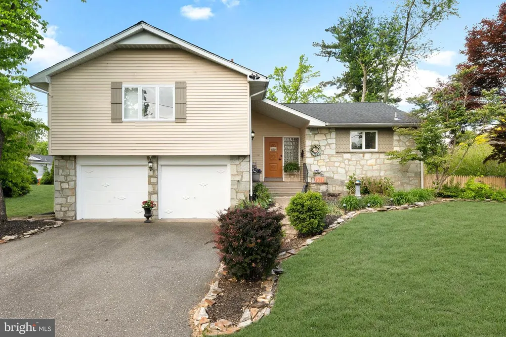 1011 MT PLEASANT WAY Cherry Hill, NJ 08034