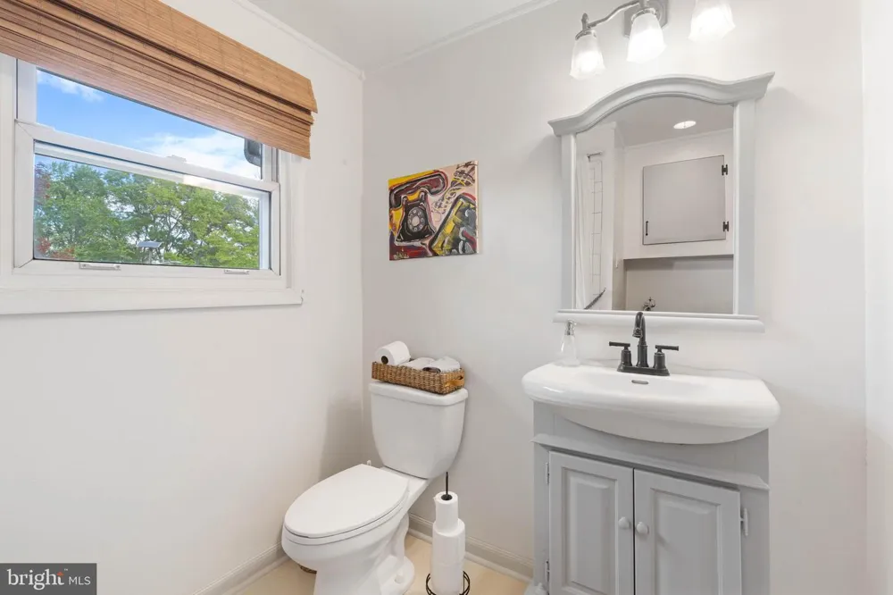 1011 MT PLEASANT WAY Cherry Hill, NJ 08034