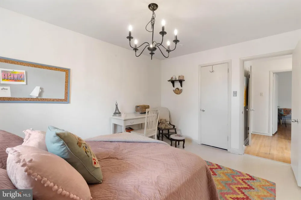 1011 MT PLEASANT WAY Cherry Hill, NJ 08034