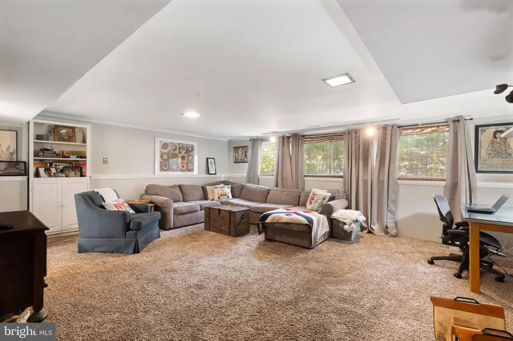 1011 MT PLEASANT WAY Cherry Hill, NJ 08034