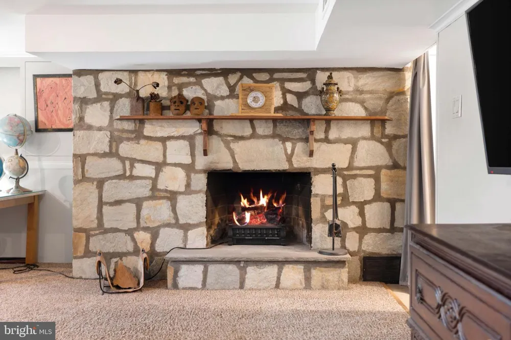 1011 MT PLEASANT WAY Cherry Hill, NJ 08034