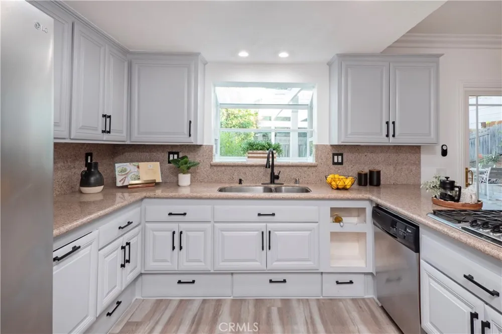 2350 Shadow Hill Drive Riverside, CA 92506