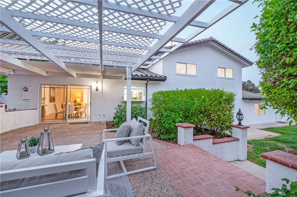 2350 Shadow Hill Drive Riverside, CA 92506