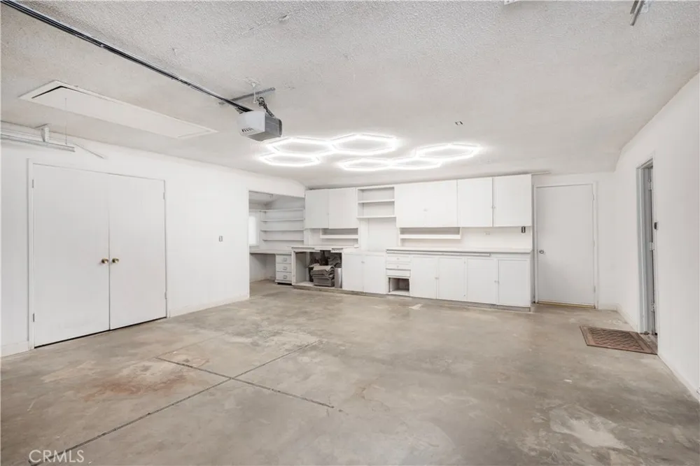 2350 Shadow Hill Drive Riverside, CA 92506