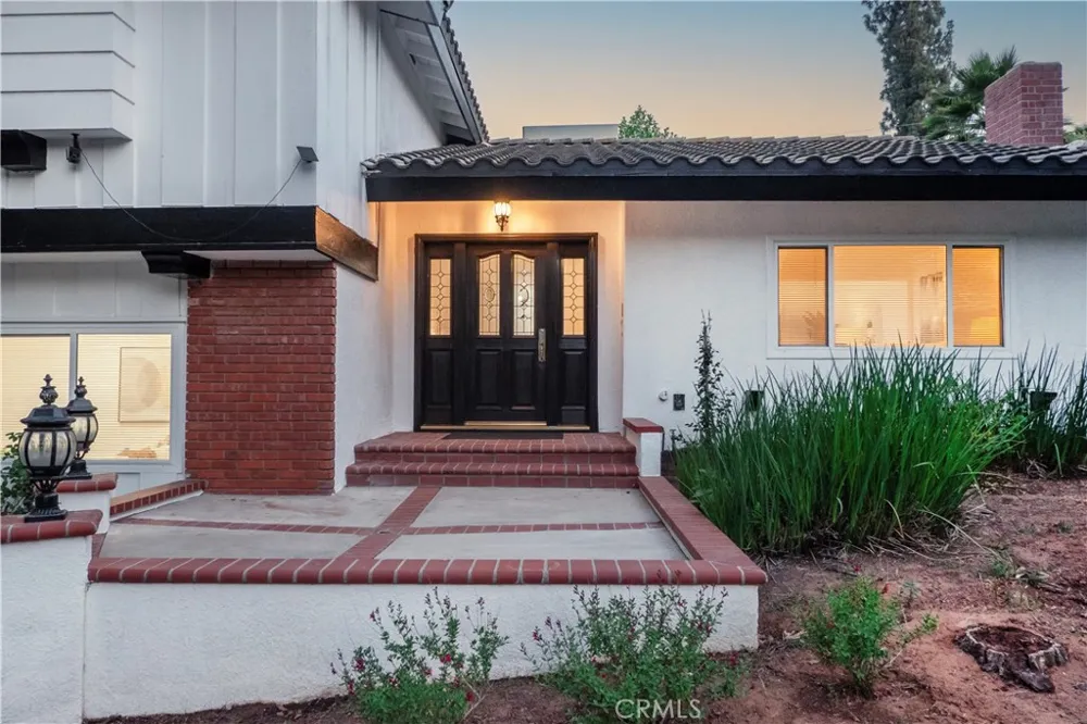 2350 Shadow Hill Drive Riverside, CA 92506