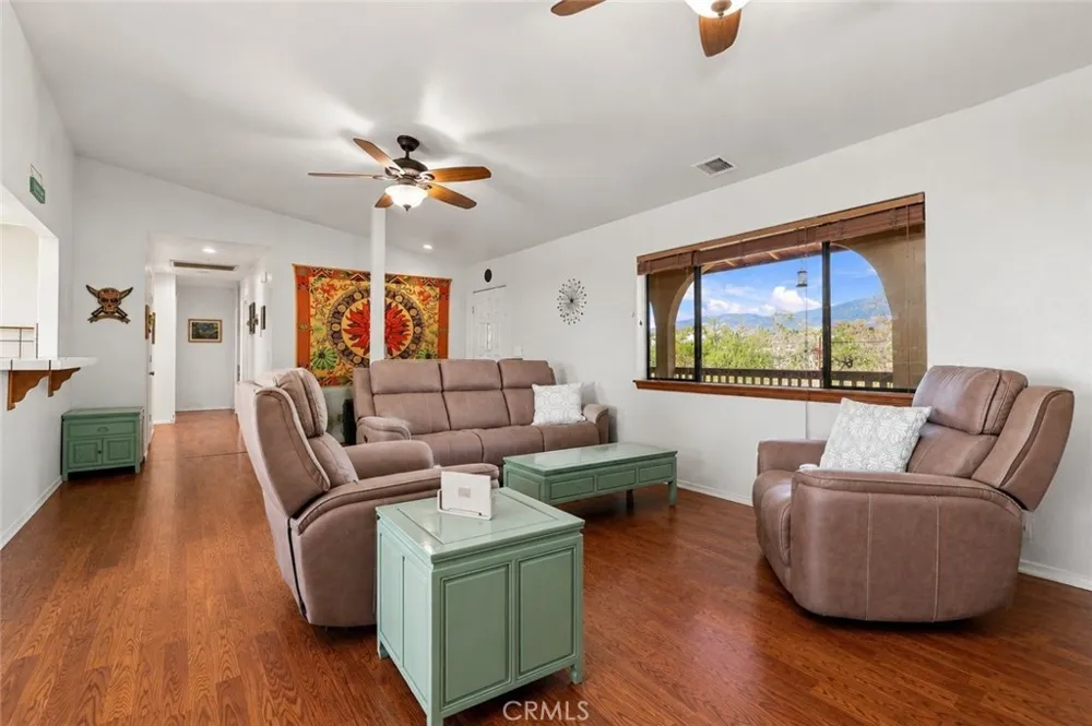 11575 El Esteban Phelan, CA 92371
