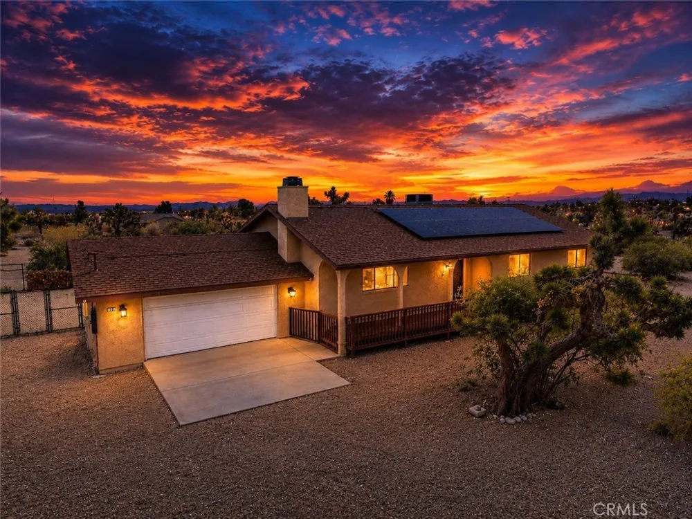 11575 El Esteban Phelan, CA 92371