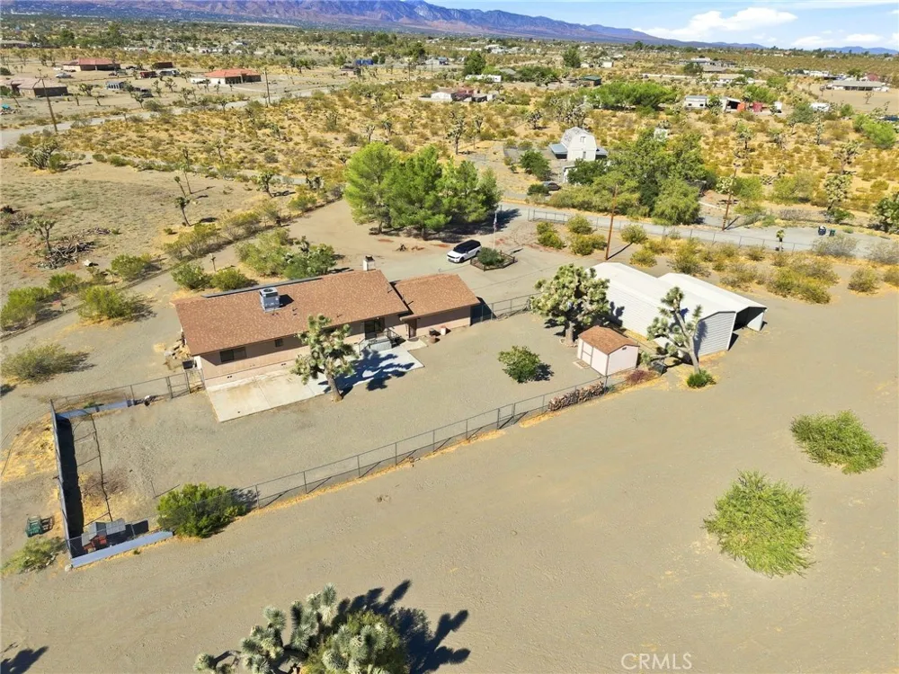 11575 El Esteban Phelan, CA 92371