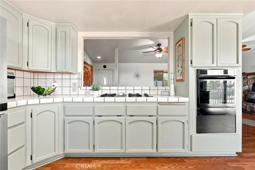 11575 El Esteban Phelan, CA 92371