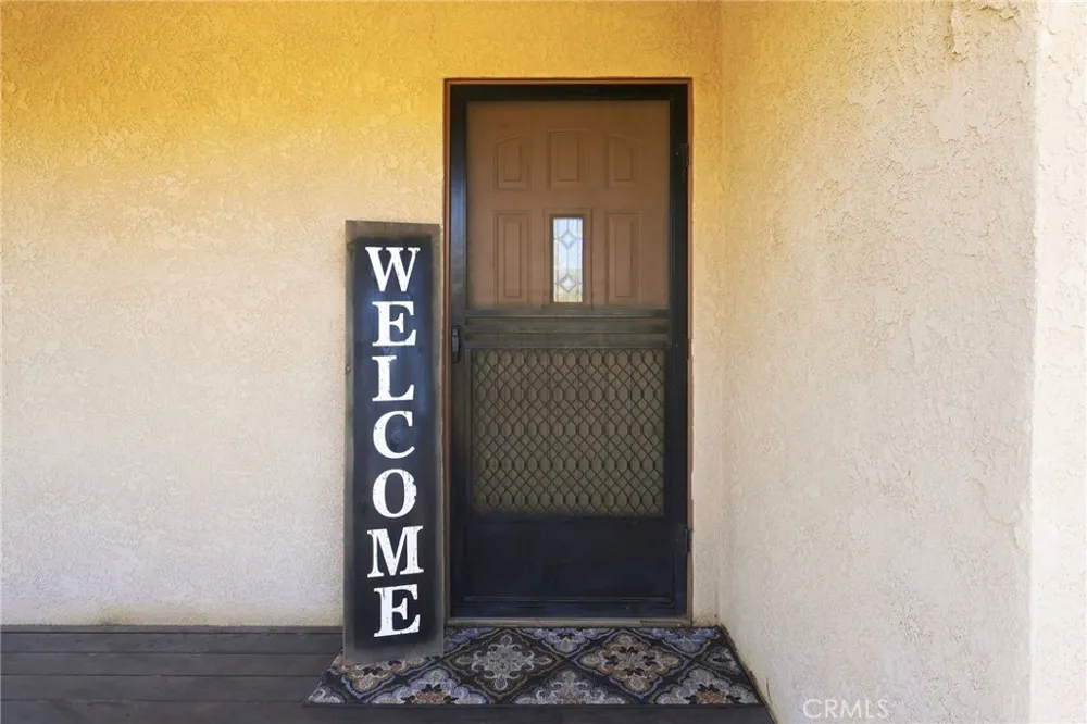 11575 El Esteban Phelan, CA 92371