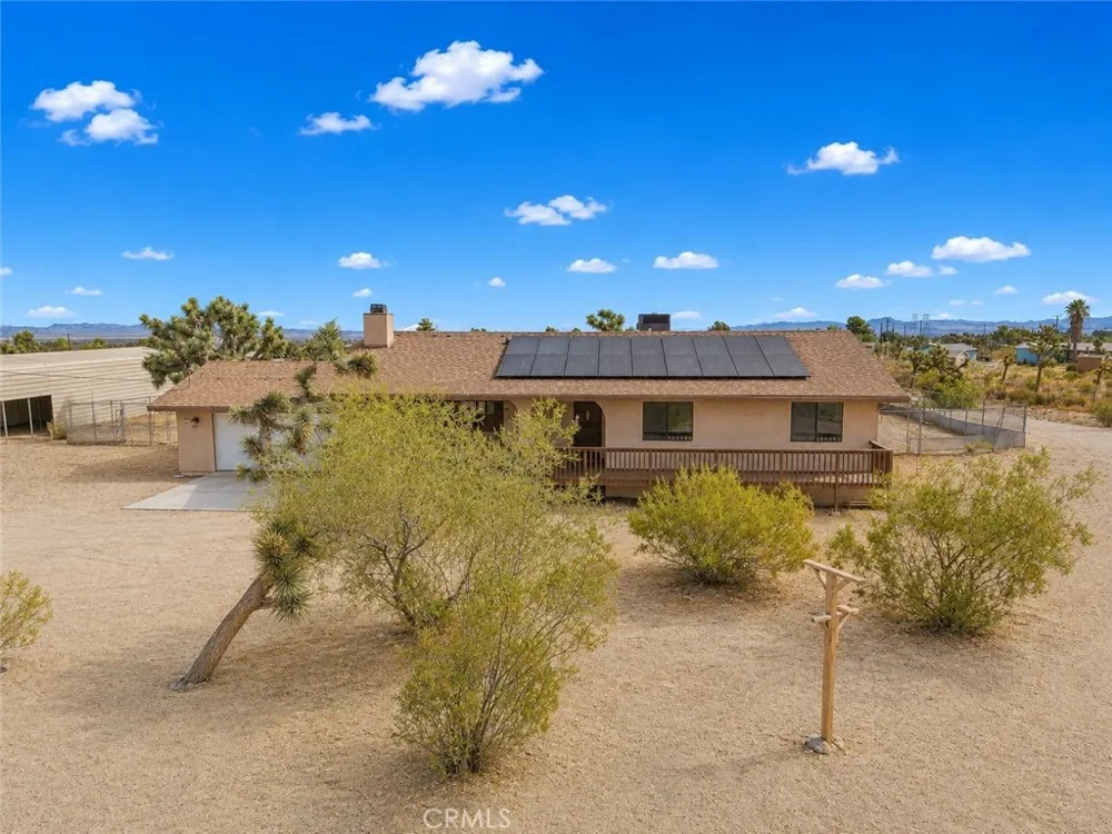 11575 El Esteban Phelan, CA 92371