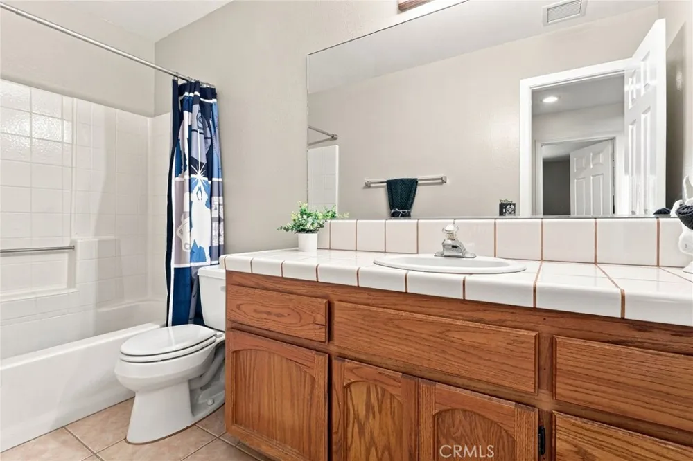 11575 El Esteban Phelan, CA 92371