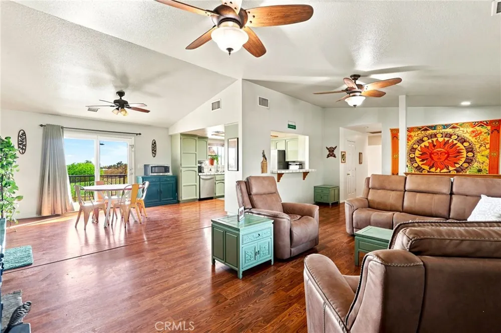11575 El Esteban Phelan, CA 92371