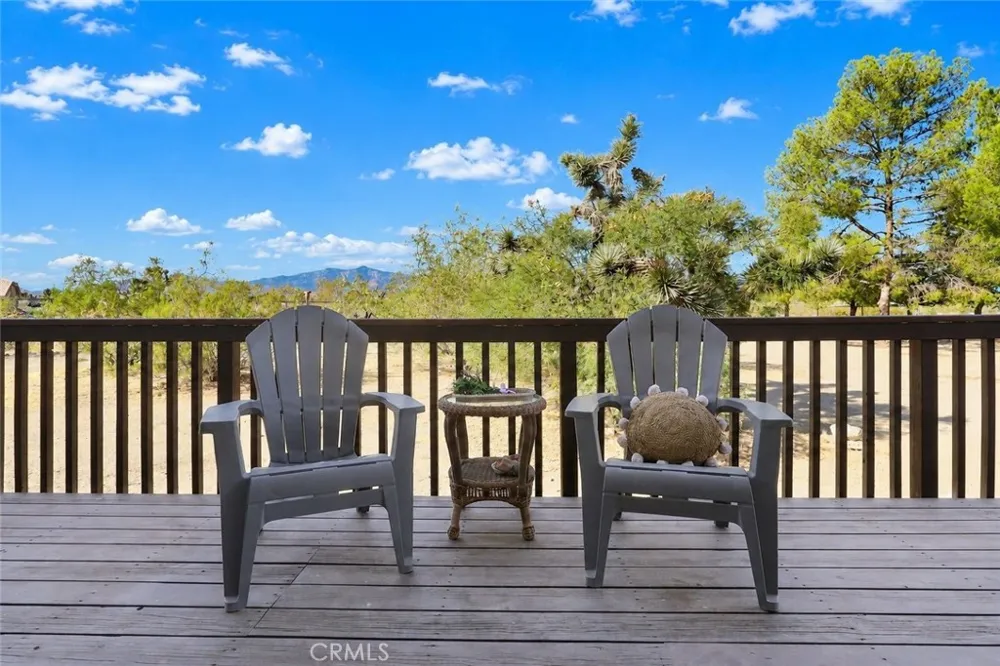 11575 El Esteban Phelan, CA 92371