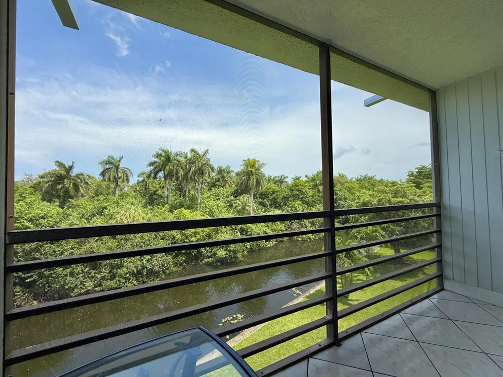 102 Royal Pk Drive #4C Oakland Park, FL 33309