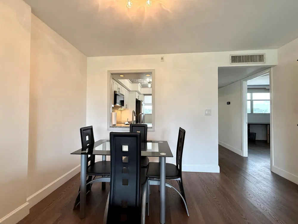102 Royal Pk Drive #4C Oakland Park, FL 33309