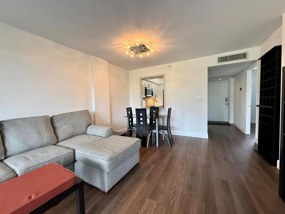 102 Royal Pk Drive #4C Oakland Park, FL 33309