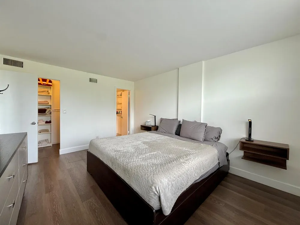 102 Royal Pk Drive #4C Oakland Park, FL 33309