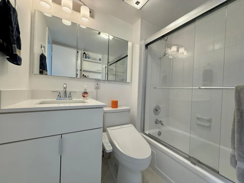 102 Royal Pk Drive #4C Oakland Park, FL 33309