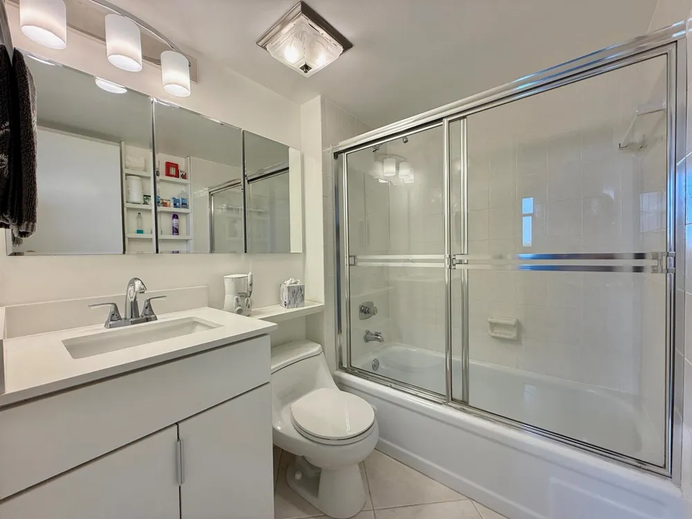 102 Royal Pk Drive #4C Oakland Park, FL 33309