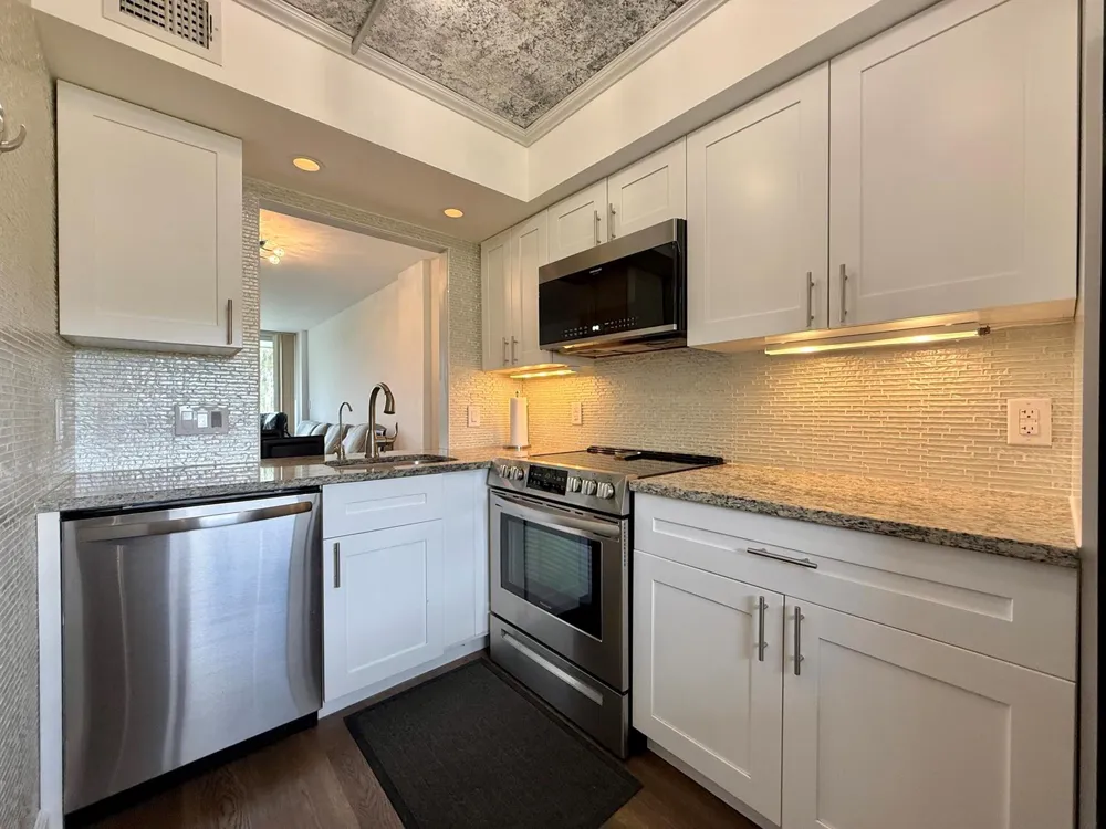 102 Royal Pk Drive #4C Oakland Park, FL 33309