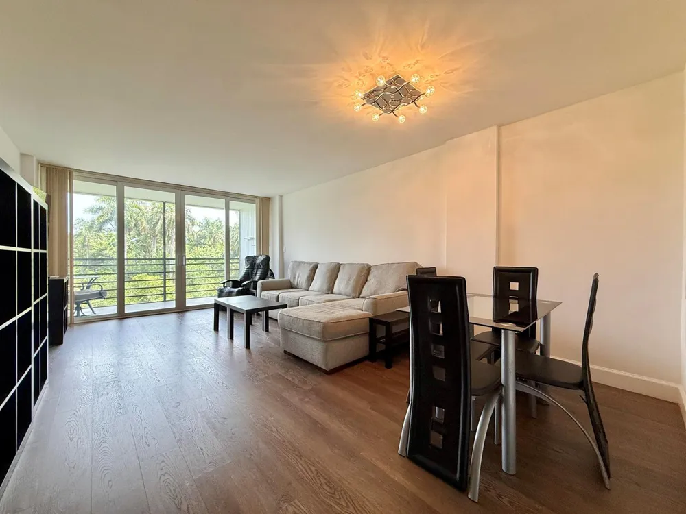 102 Royal Pk Drive #4C Oakland Park, FL 33309