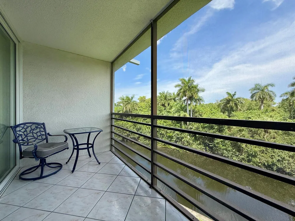 102 Royal Pk Drive #4C Oakland Park, FL 33309