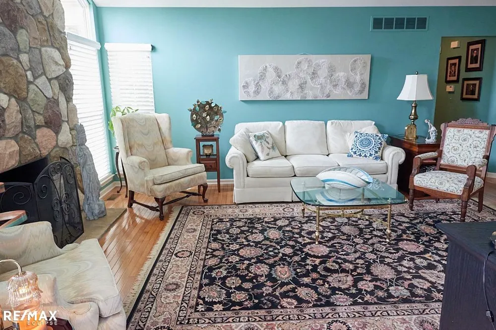 49849 Hidden Valley Dr Macomb Township, MI 48044