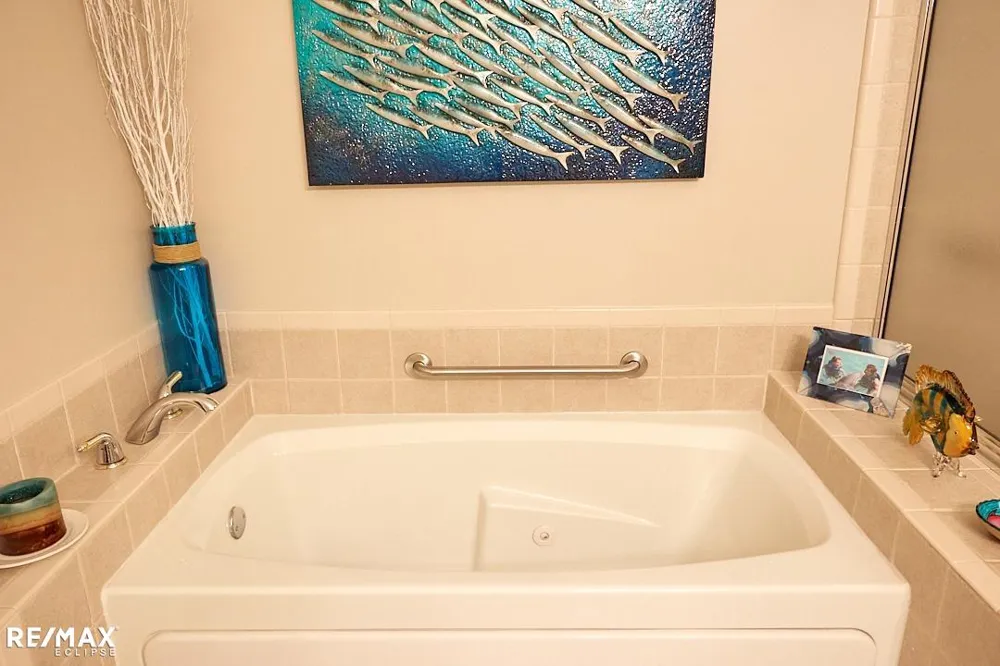 49849 Hidden Valley Dr Macomb Township, MI 48044