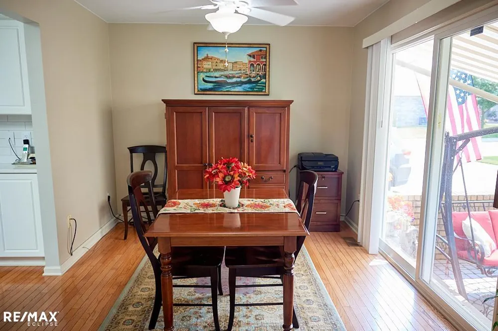 49849 Hidden Valley Dr Macomb Township, MI 48044