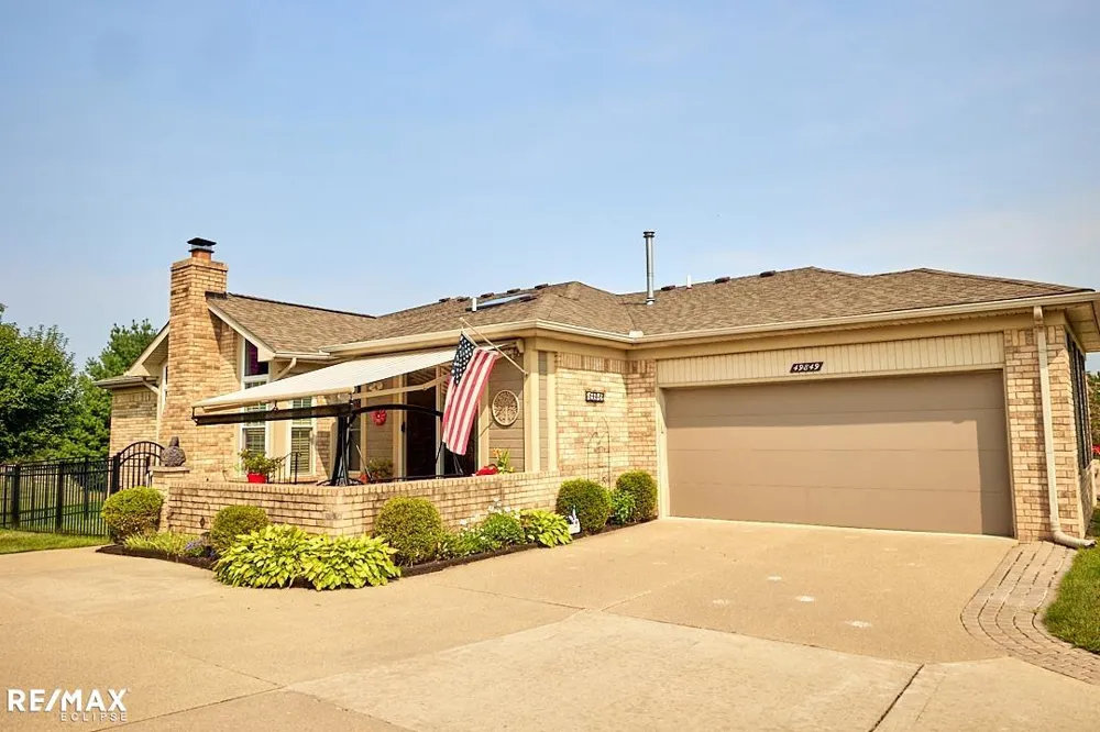 49849 Hidden Valley Dr Macomb Township, MI 48044
