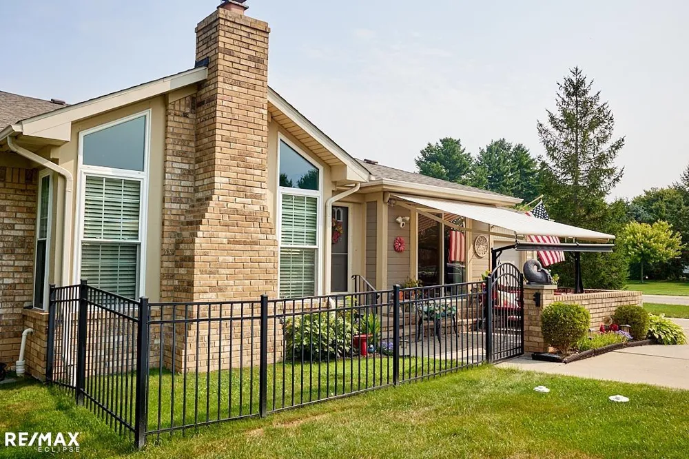 49849 Hidden Valley Dr Macomb Township, MI 48044