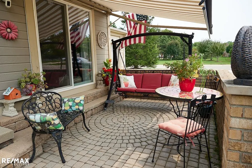 49849 Hidden Valley Dr Macomb Township, MI 48044