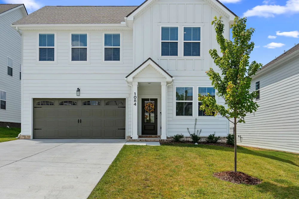 1084 Large Poppy Dr La Vergne, TN 37086
