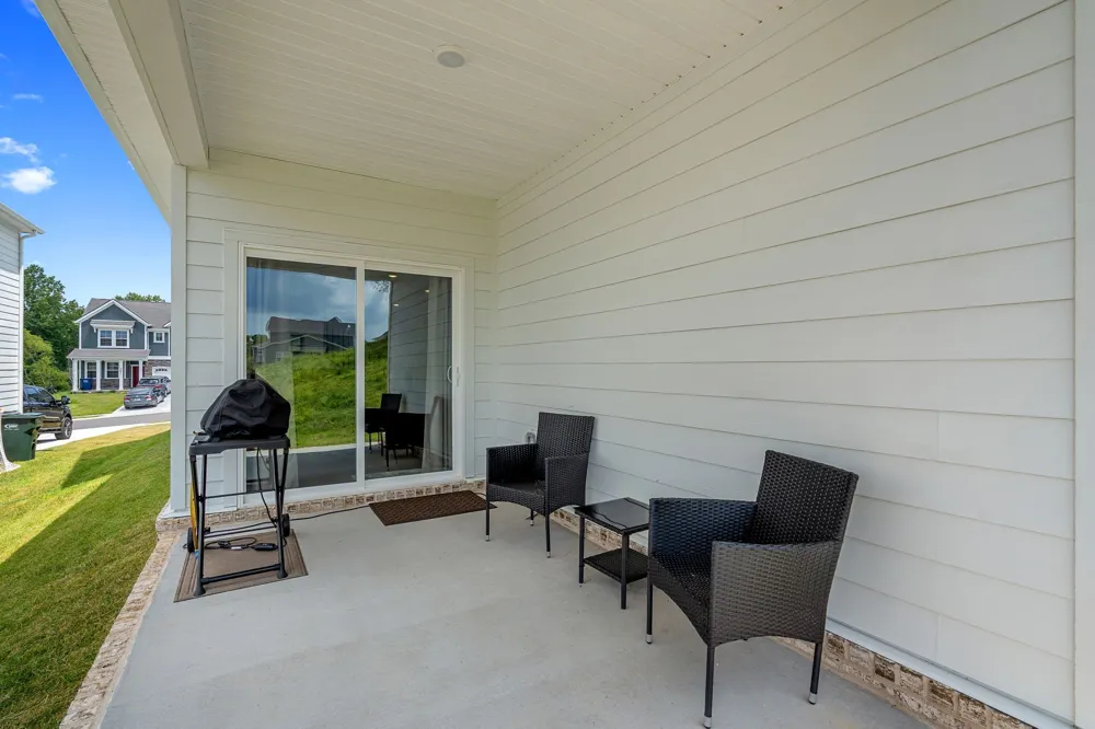 1084 Large Poppy Dr La Vergne, TN 37086